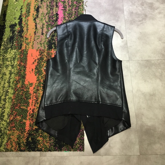 ❌ SOLD: Kenneth Cole Faux Leather Statement Vest - Picture 6 of 8